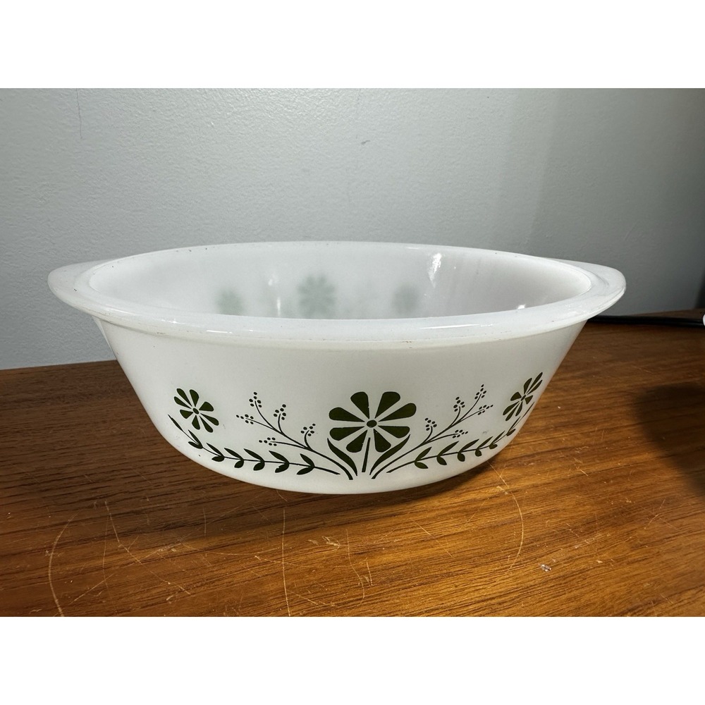 GLASBAKE 1 1/2 QT casserole J2600 Milk White avocado Green DAISY Graphics